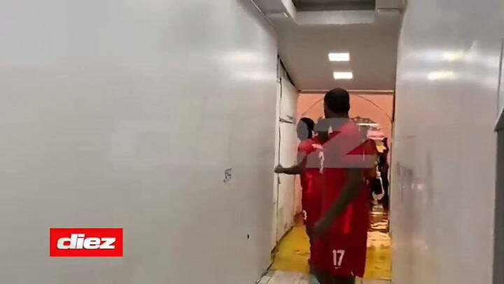 Reacción violenta de la selección de Canadá tras la derrota contra Honduras