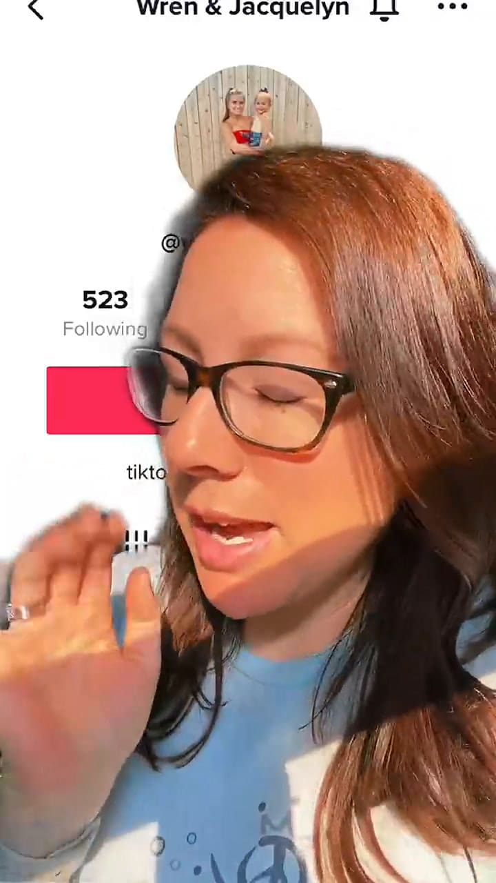 Madre descubre realidad perturbadora al revisar cuenta de su hija en TikTok