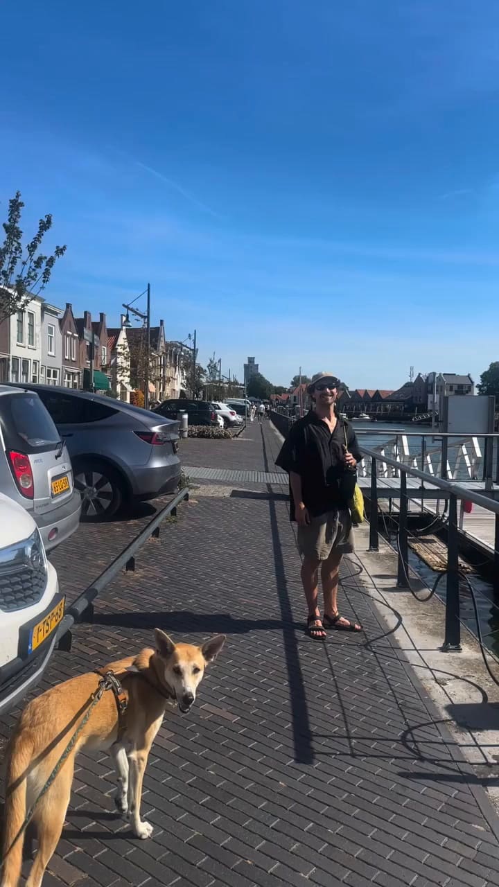 La nueva vida de Hara: la ciclista decidió adoptarla y ahora son una familia