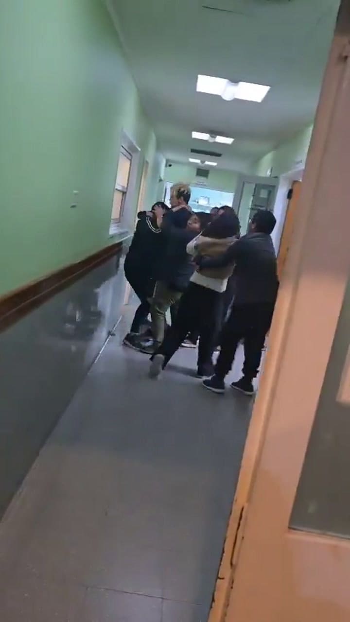 Un paciente y sus familiares agredieron a los médicos de un hospital en Río Negro