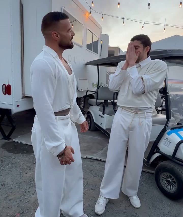 El abrazo entre Bad Bunny y Ricky Martin
