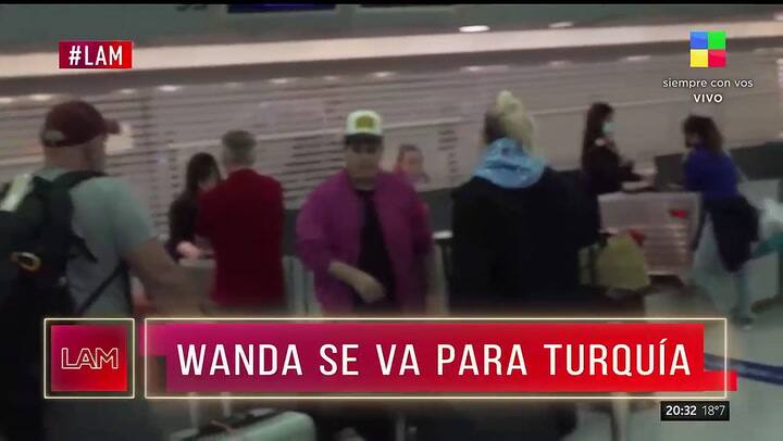 El detalle del look de Wanda Nara durante su regreso a Turquía que llamó la atención: “¿Es el buzo de L-Gante?”