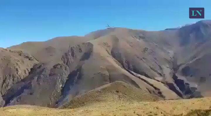 El momento del rescate de la comitiva presidencial - Gentileza: Eduardo Plasencia