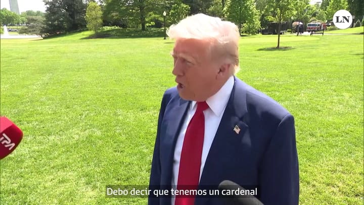 Trump bromea con que le gustaría ser el próximo Papa