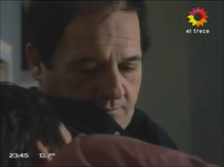 Pedro y Guille se besan