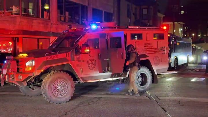 Se desplegó un operativo en torno a la universidad en la que sucedió el tiroteo