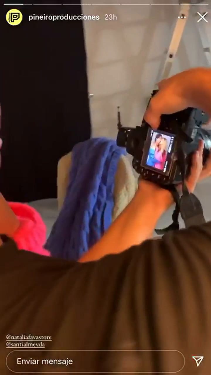 Los ex Gran Hermano Natalia Fava y Santiago Almeyda, en una producción ardiente