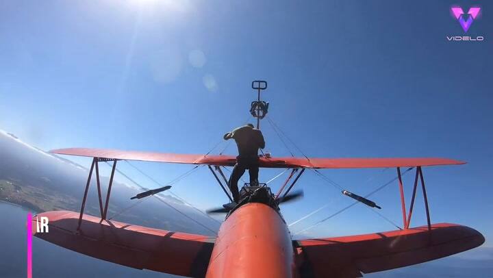Impactantes imágenes del acróbata Johnni DiJulius sobre un avión