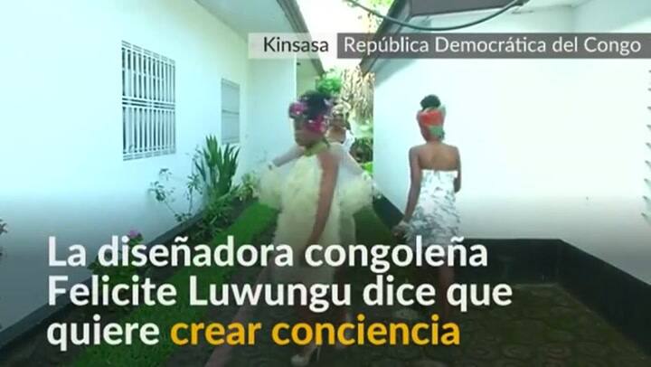 Diseñadora crea ropa con condones para promover el sexo seguro