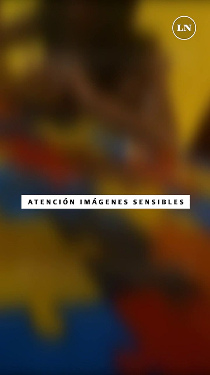 El momento en el que una amiga le recrimina a una joven haber golpeado a su hijo