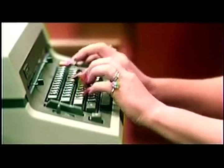 Clip musical de Cómo eliminar a su jefe - Fuente: YouTube