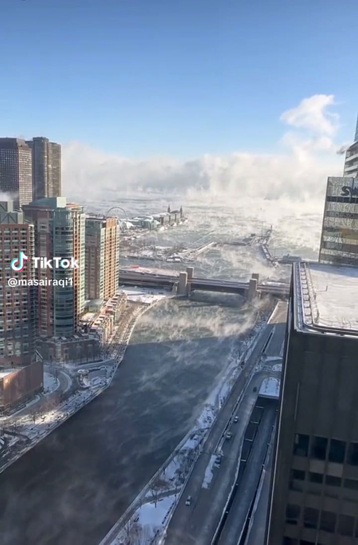 Las apocalípticas imágenes del lago Michigan congelado