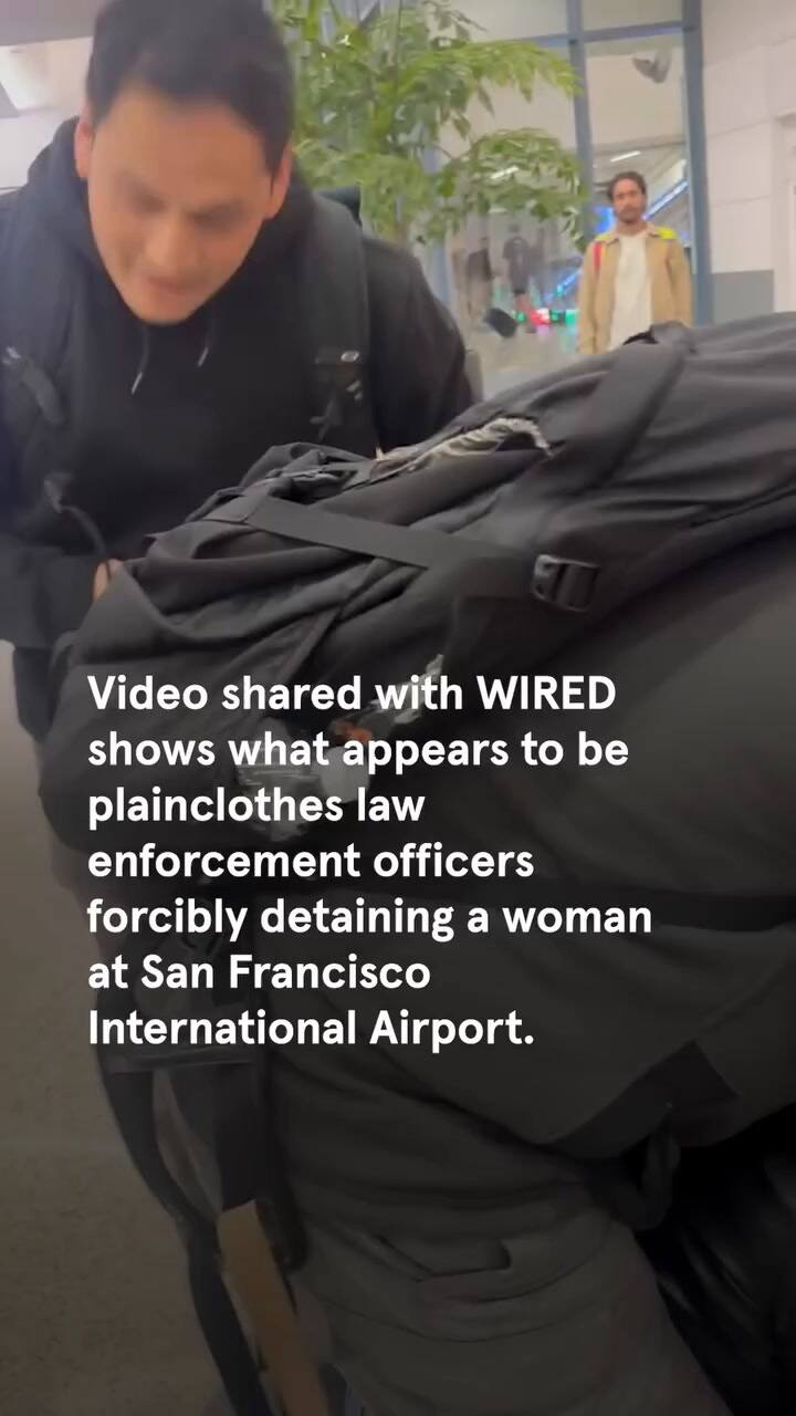 Agentes Del ICE Detuvieron A Una Mujer En El Aeropuerto De San Francisco