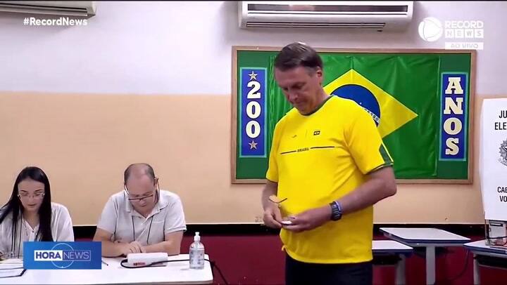 Jair Bolsonaron votó esta mañana en Rio de Janeiro
