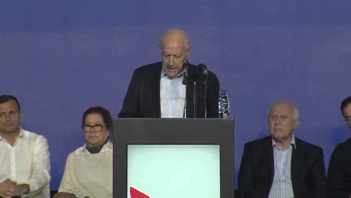 Roberto Lavagna se quebró durante su cierre de campaña - Fuente: YouTube