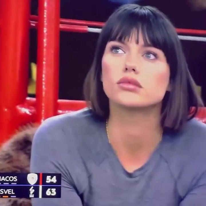 Marigona, la chica que se volvió famosa en un partido de básquet en Grecia