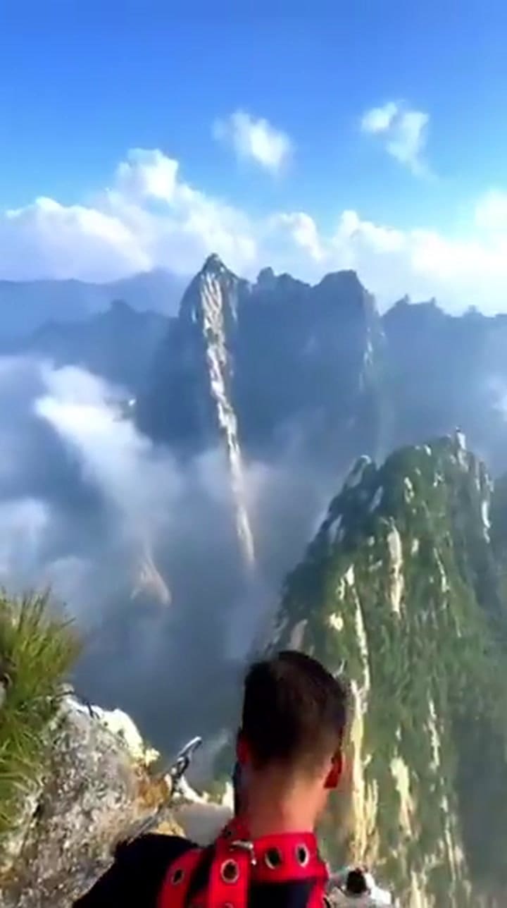 Las rutas de escalada del Monte Hua en China