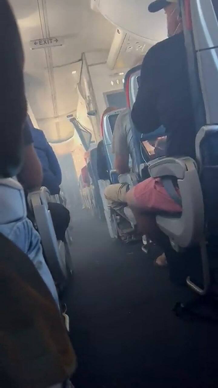 Un vuelo de Delta Airlines aterrizó de emergencia en Albuquerque luego de detectar humo en la cabina