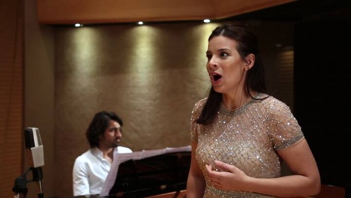 Mariana Carnovali: È strano, è strano... Sempre libera - Fuente: YouTube