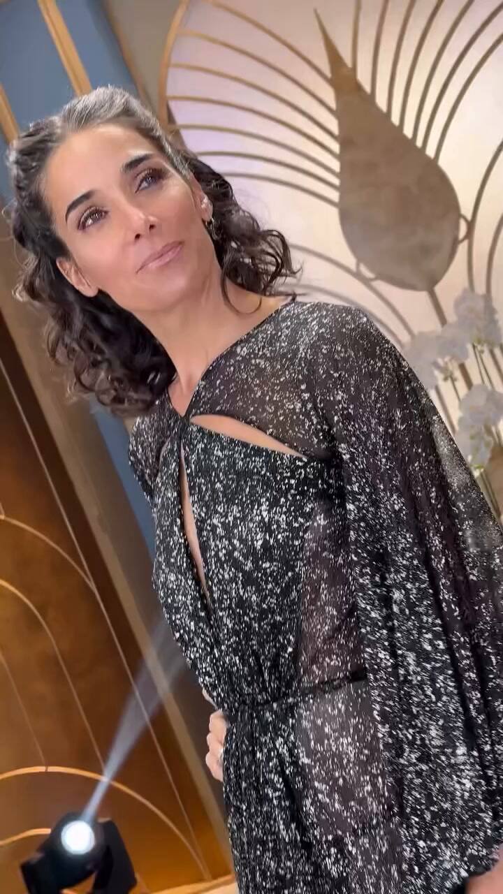 Juana Viale posó con un look transparente y revelador