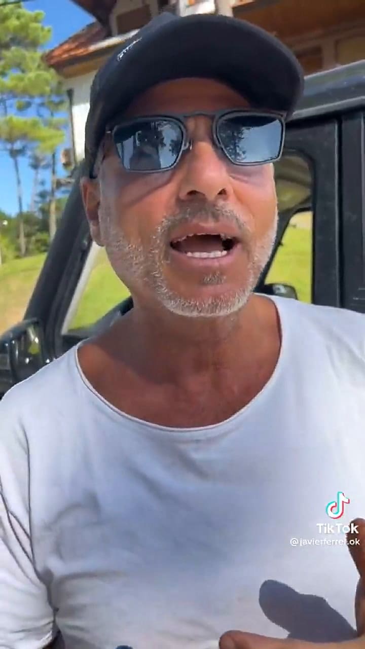 Javier Ferrer recibió duras críticas en las redes por su manera de presentarse