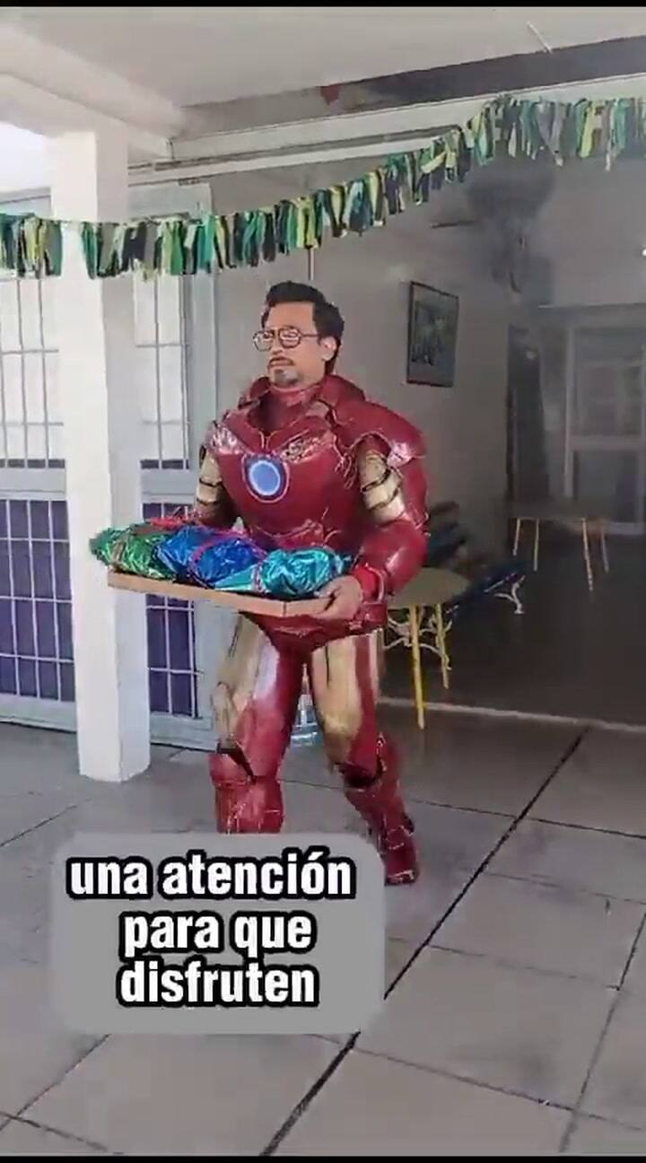 Fue a votar vestido de Iron Man