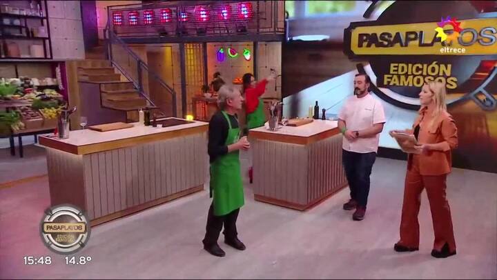 El apasionado beso de Fernanda Callejón y Carina Zampini a Pablo Alarcón