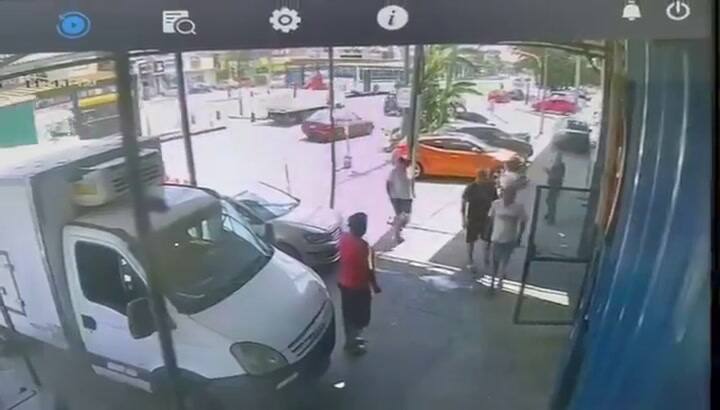 El momento del hombre choca a su padre y otras dos personas en San Justo