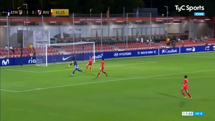 El golazo de Estefanía Banini con la camiseta del Atlético Madrid (video: @TyCSports)