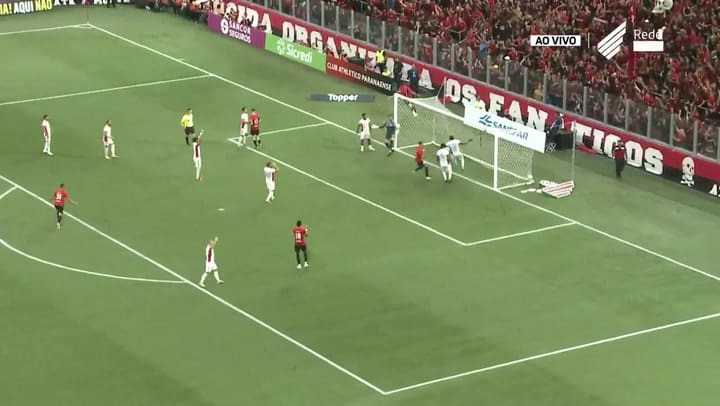 Atajada de penal festejada anticipadamente.