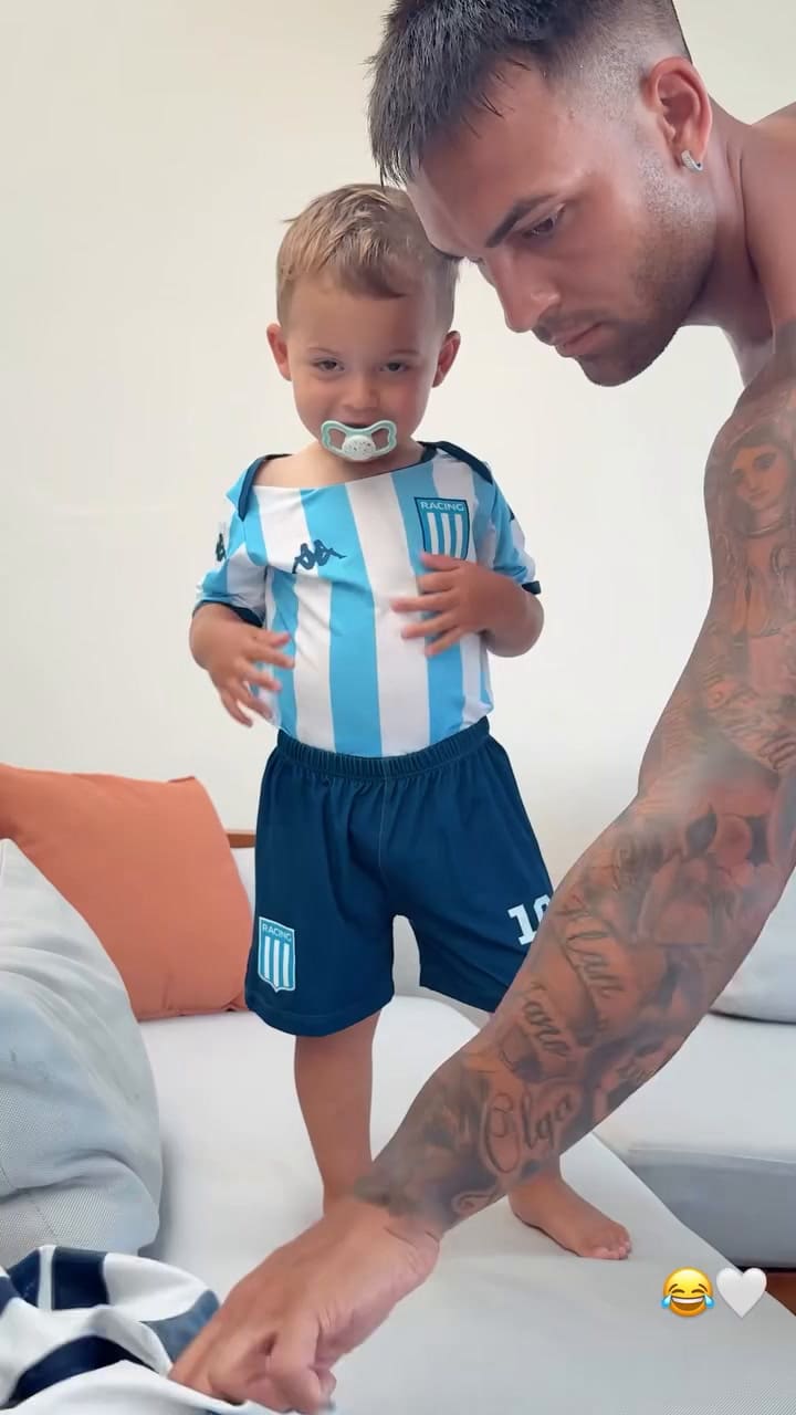Lautaro Martínez vistió a su hijo Theo con la indumentaria de Racing