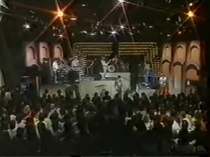 Lunes por la madrugada - Fuente: YouTube