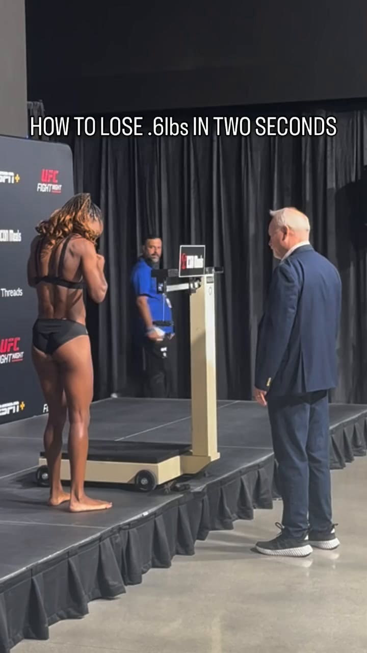 La cómica mención de Angela Hill sobre su pesaje