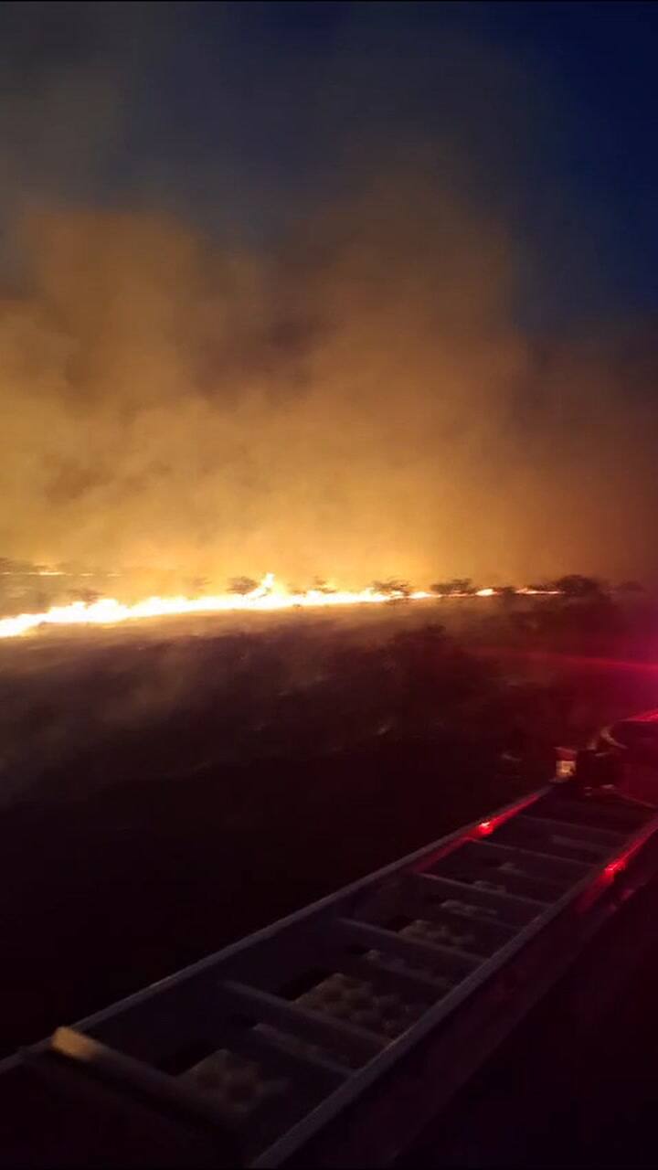 El fuego avanza sin control en Corrientes