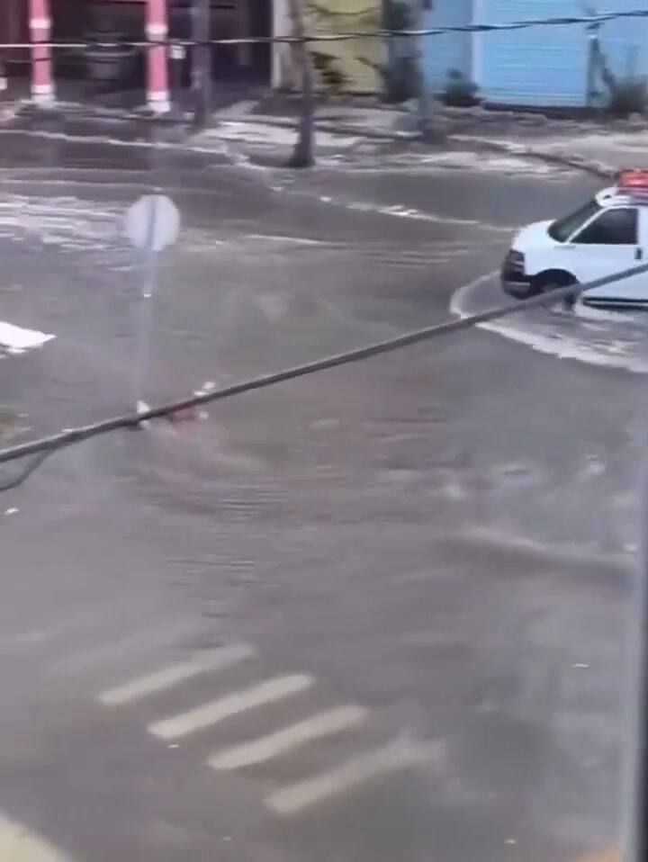 Inundaciones en Fort Myers a medida que el huracán Idalia se acerca a Florida