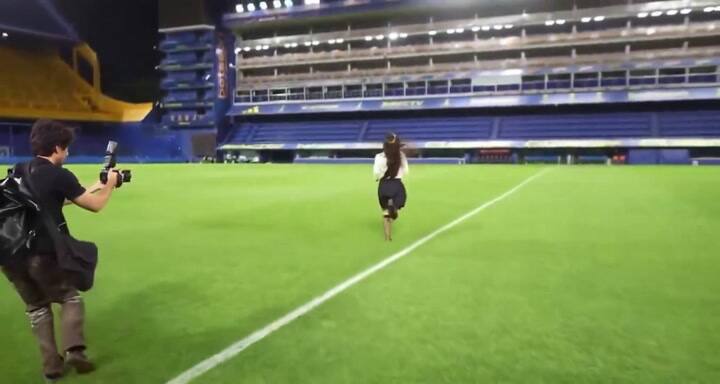 Rosalía corrió por La Bombonera