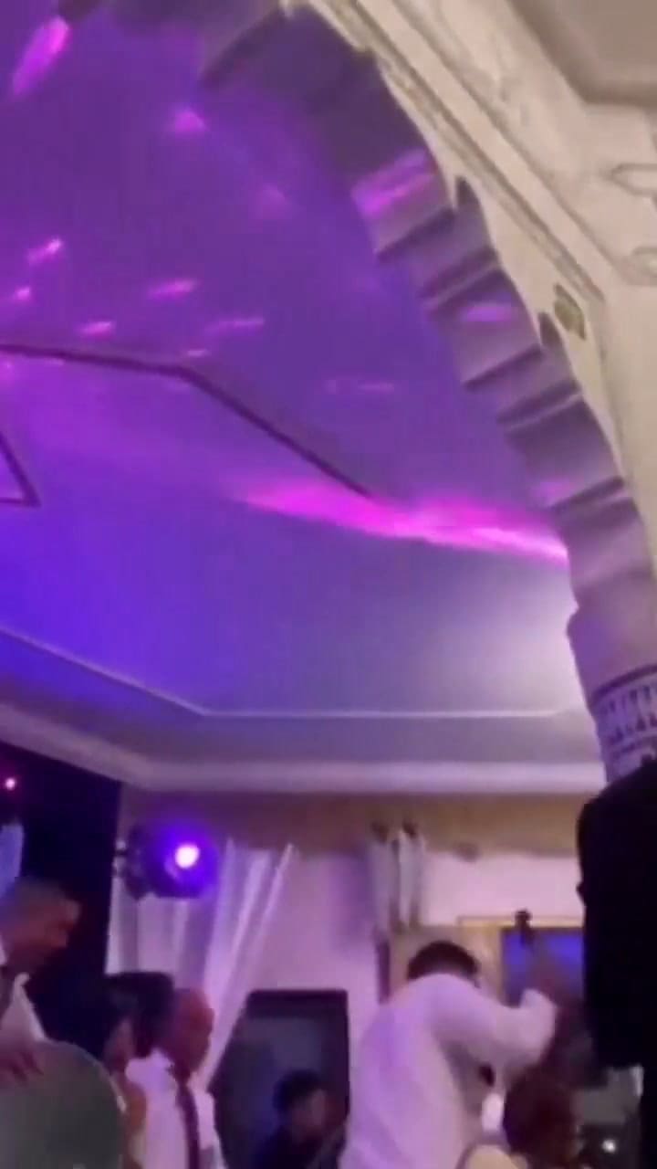 El momento en que una boda es interrumpida por el terremoto