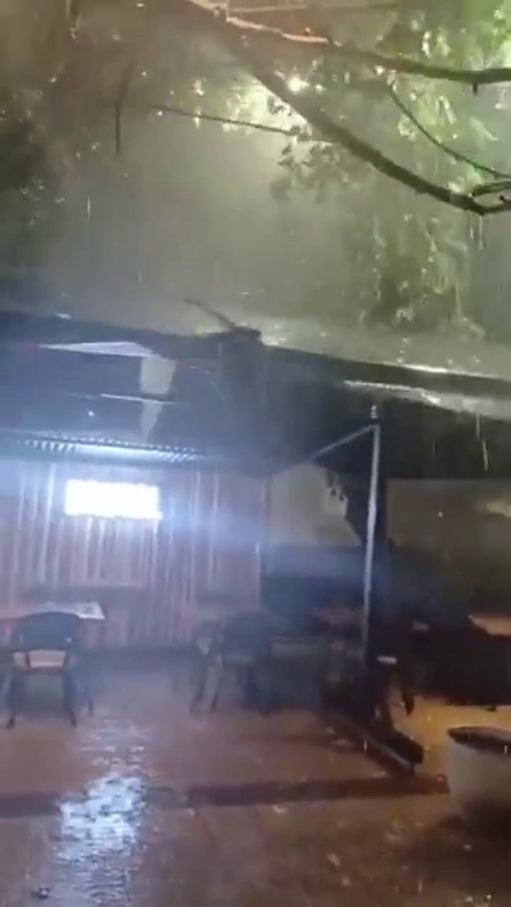 Un violento temporal de granizo y viento causó destrozos y apagones en Mendoza