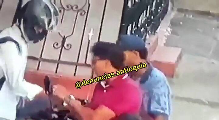 Sufrió dos robos en menos de un minuto