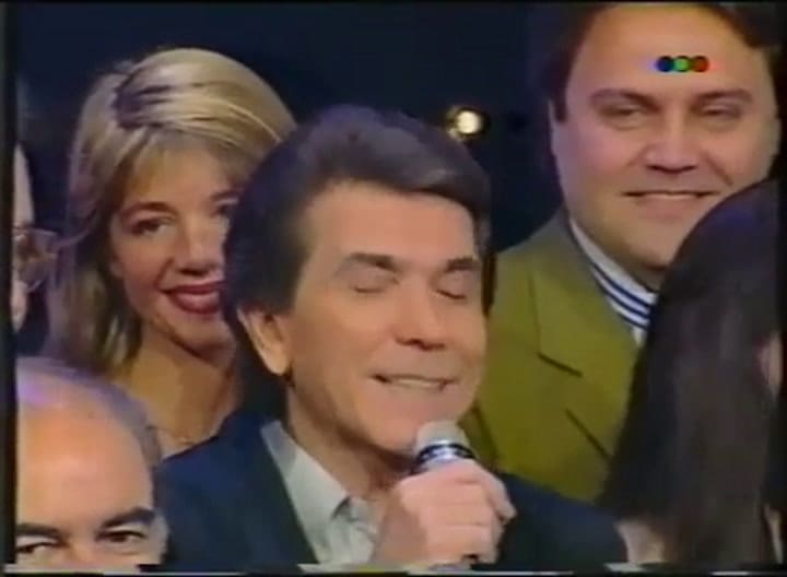 Juan Alberto Badía con sus pares festejando el Día del Locutor