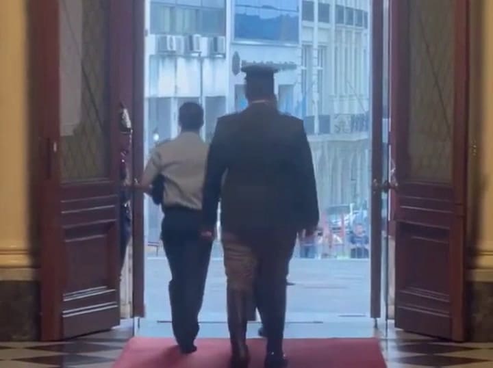 GIF Alberto Fernández