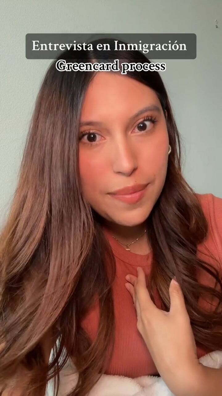 Dos semanas después de la entrevista, le aprobaron la green card