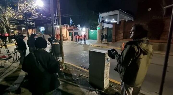 Carcerolazo frente a la Quinta de Olivos 1