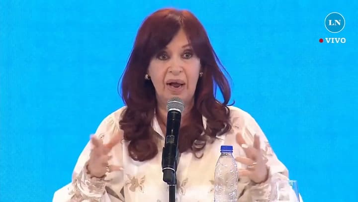 Cristina Kirchner: “¿Me quieren decir qué hicieron en 4 años que entregaron el país hecho percha?'