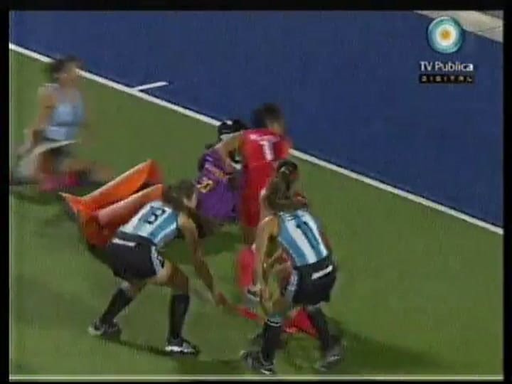 El gol 'maradoniano' de Lucha Aymar