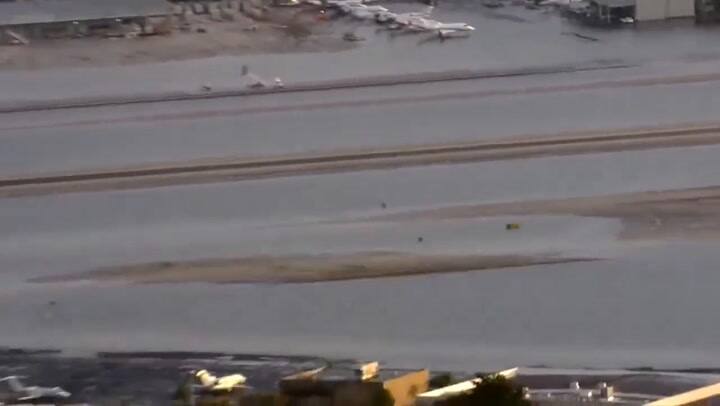 Inundaciones en la pista del Aeropuerto Internacional de Fort Lauderdale