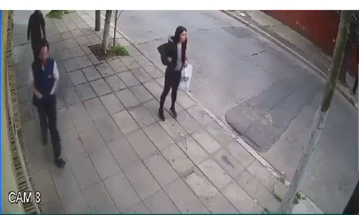 Violento asalto a una joven en una parada de colectivos de La Tablada