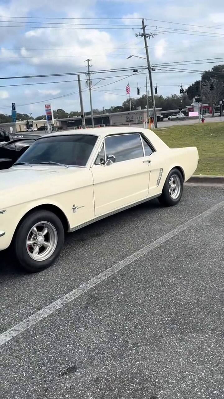 Compró Un Ford Mustang