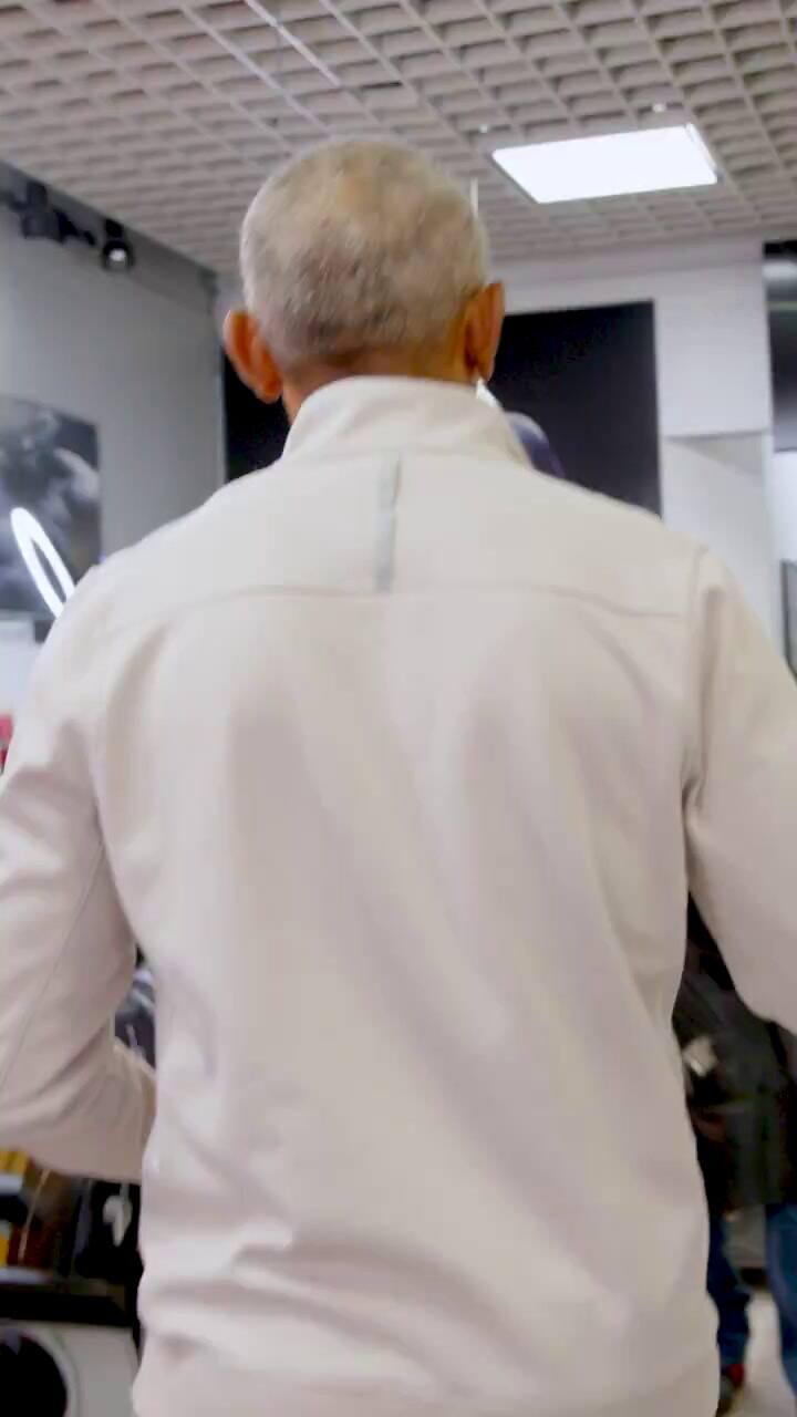 Barack Obama visitó a su antiguo peluquero antes de irse de Chicago