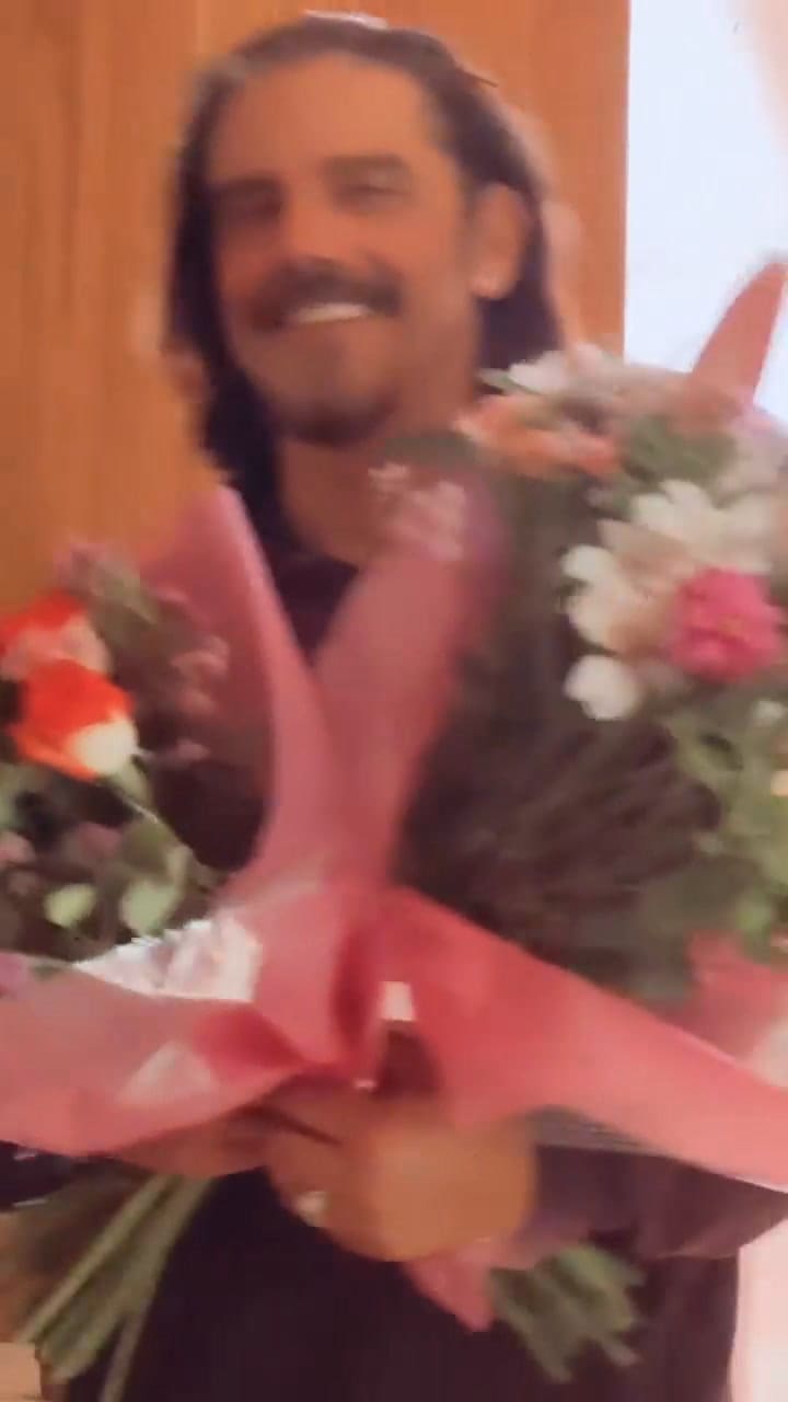 Fabián Mazzei sorprendió a Araceli González por su octavo aniversario de casados